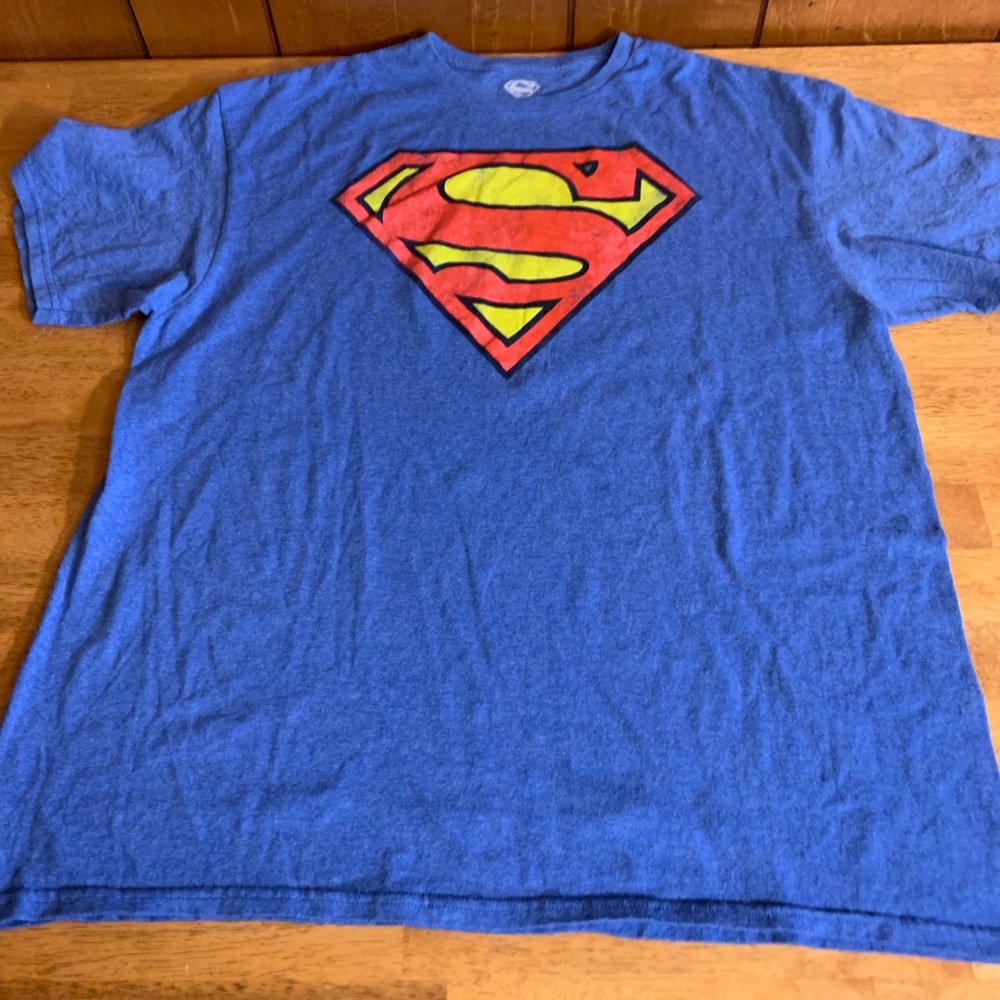 Superman T-shirt size XL great condition clean
